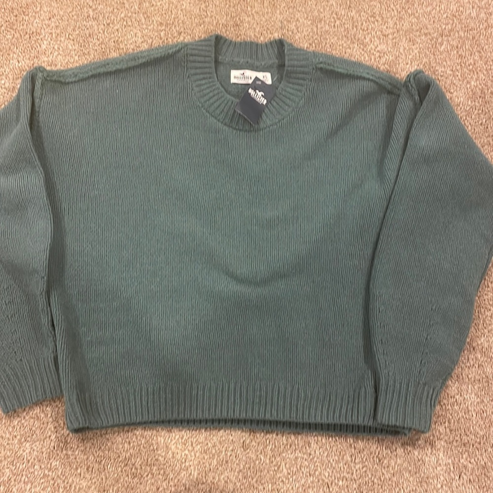 Hollister, new with tags sweater, xs